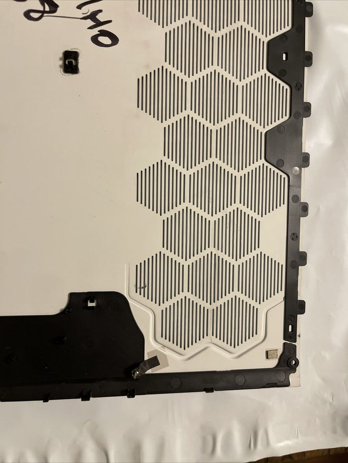 Dell Alienware M17 R3 laptop Bottom Base cover white 80MH0 080MH0 080MH0 b6