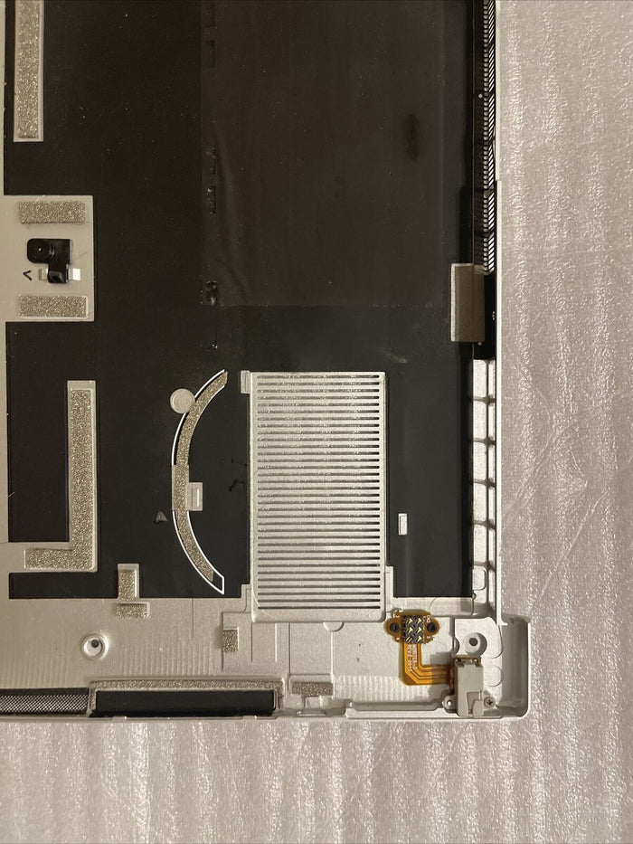 Dell XPS 9500 15 Bottom Base Metal Cover W/Audio Port KVD7H DWT74 0DWT74 H4 C4
