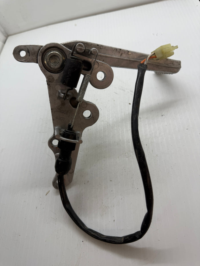 GSX-R Right Footpeg and Bracket