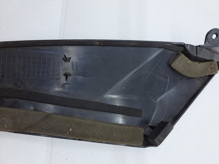 R6 Right Gas Tank Trim 2C0-