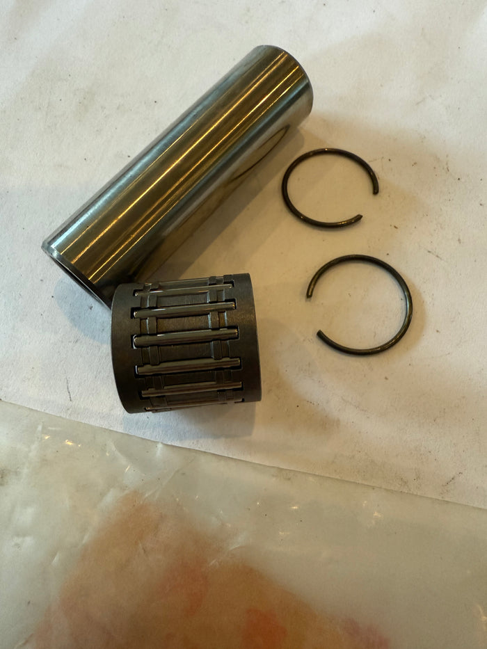 CR250R Elsinore Piston Pin Set