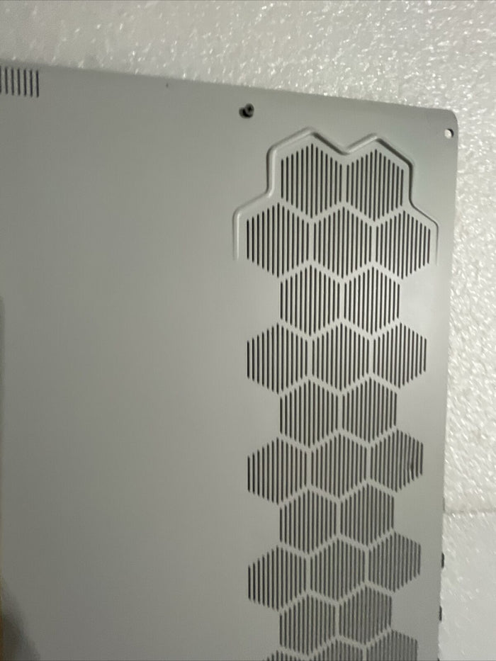 Dell Alienware M17 R3 White Bottom Base Case 80MH0 080MH0 080MH0 N1 B6