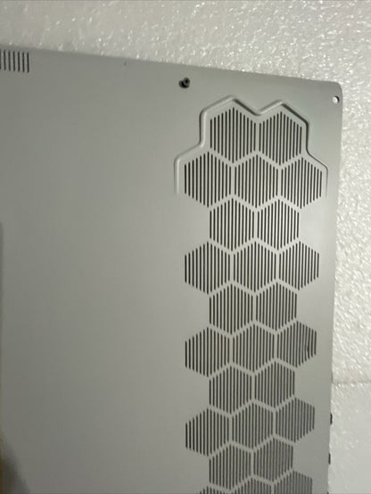Dell Alienware M17 R3 White Bottom Base Case 80MH0 080MH0 080MH0 N1 B6
