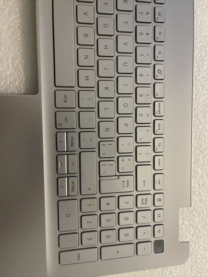 Dell Inspiron 15 5584 Laptop Palmrest Spanish Backlit Keyboard D27G0 DFX5J S2 P5