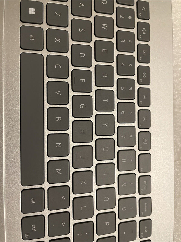 Dell Inspiron 16 5625 5620 Palmrest English Backlit Keyboard Silver 0HJ5PC NT P4