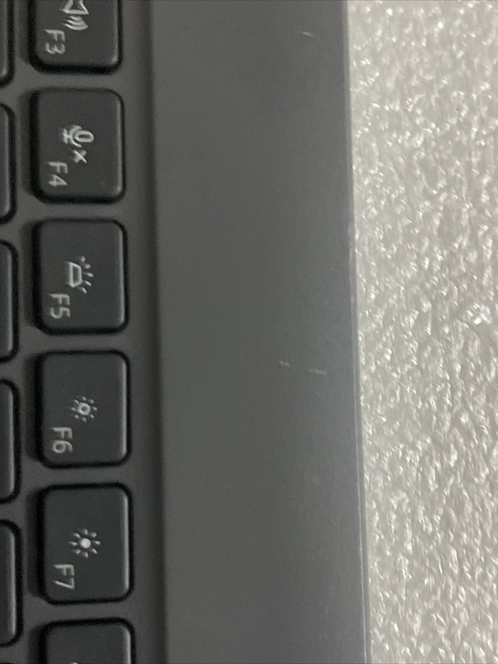 Dell Latitude 3540  Palmrest US English keyboard DVR0W 0DVR0W H1 P5 damage Broke
