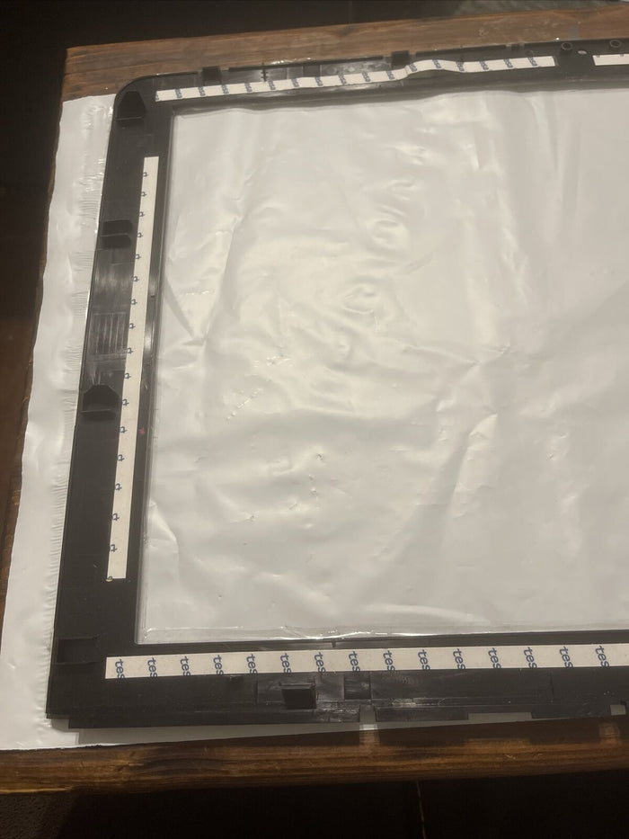 Dell Vostro 320 Series 18.5" LCD Screen Bezel W/Webcam Port K005T CN-0K005T  N3