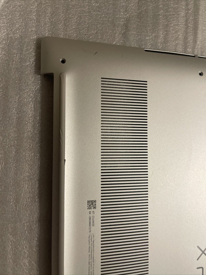 Dell  XPS 9500 15 Bottom Base Metal Cover W/Audio Port KVD7H DWT74 0DWT74 H4 C4