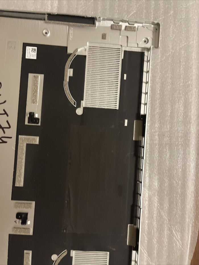 Dell  XPS 9500 15 Bottom Base Metal Cover W/Audio Port KVD7H DWT74 0DWT74 H4 C4