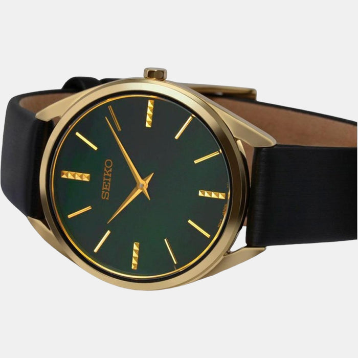 Seiko 32 mm Round Quartz watch