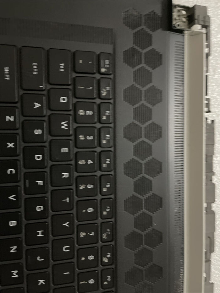 Genuine Dell Alienware x17 R2 US English Keyboard Palmrest 0346YC 346YC H2P2