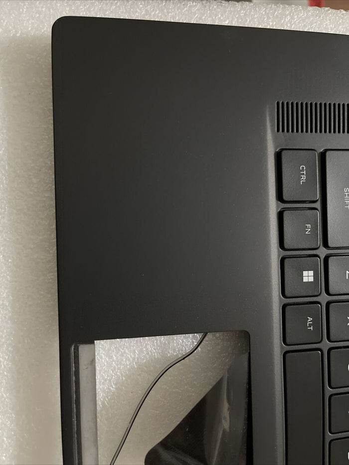 Genuine Dell Alienware x17 R2 US English Keyboard Palmrest 0346YC 346YC H2P2