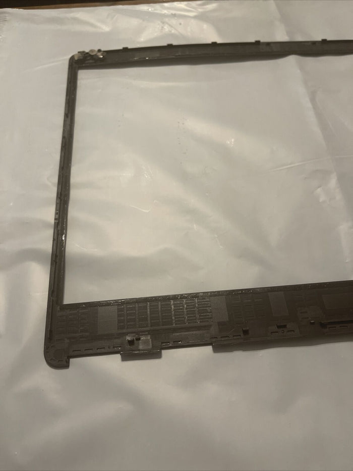 Genuine Dell Precision 7550 15.6" LCD Front LCD Bezel GN3XP 0GN3XP N4