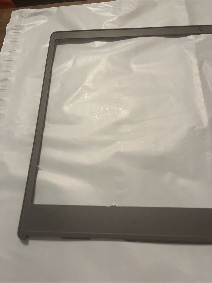 Genuine Dell Precision 7750 7760 17.3" Front Trim LCD Bezel FTDDV 0FTDDV N4
