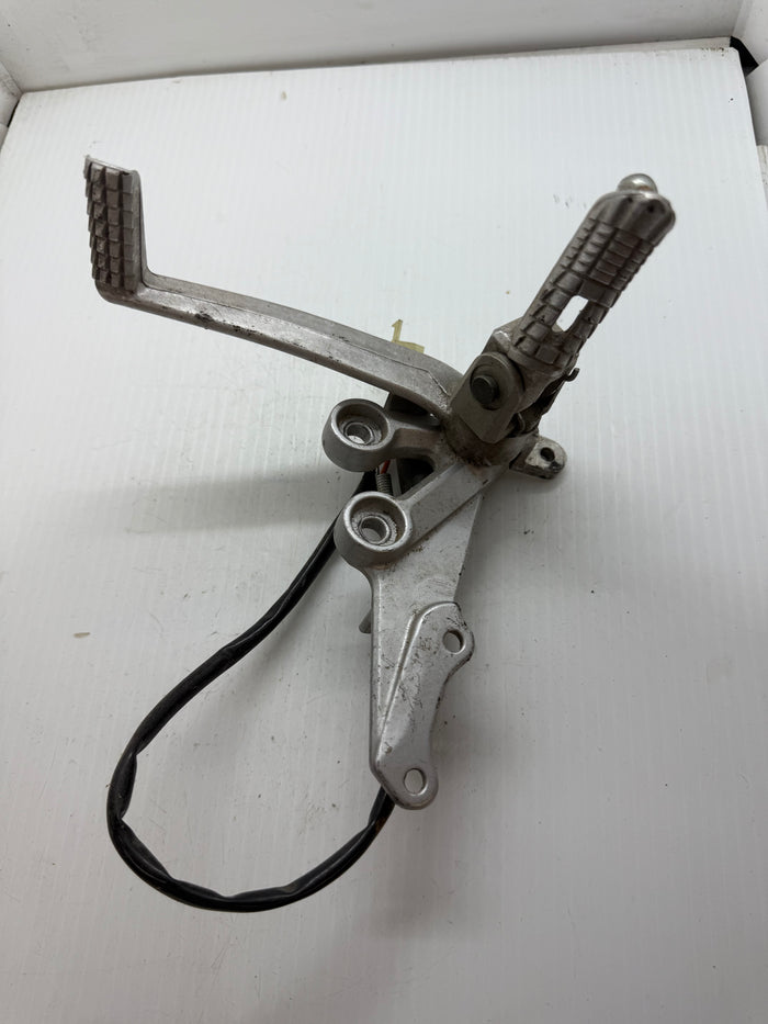 GSX-R Right Footpeg and Bracket