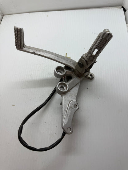 GSX-R Right Footpeg and Bracket