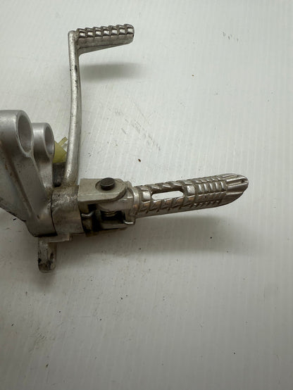 GSX-R Right Footpeg and Bracket