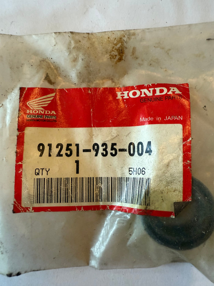 Honda Outboard Water Seal 91251-935-004