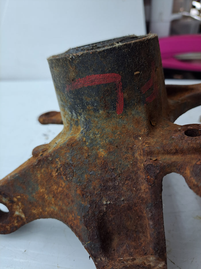 King Quad 450 Front Left Steering Knuckle