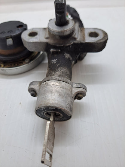 Suzuki M50 Blvd Ignition Switch / Gas Cap