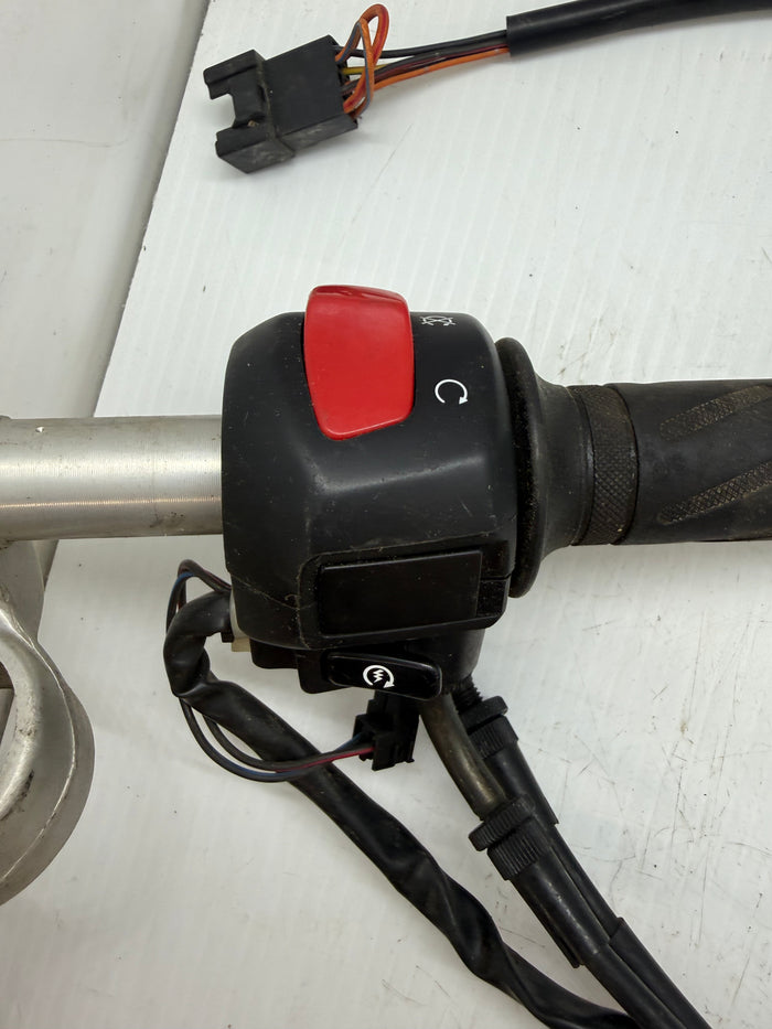 SV650 Right Handlebar and Switch