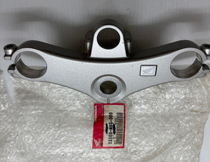 VFR800 Fi Bridge, Fork Top