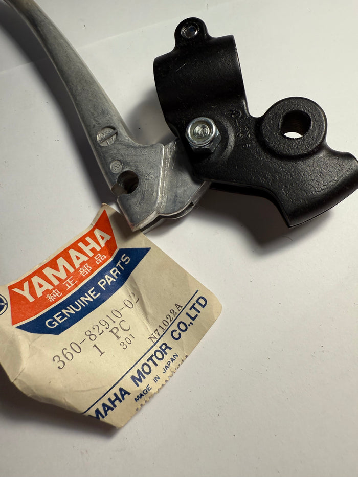 Yamaha  LH Holder Lever 306-82910-02-00